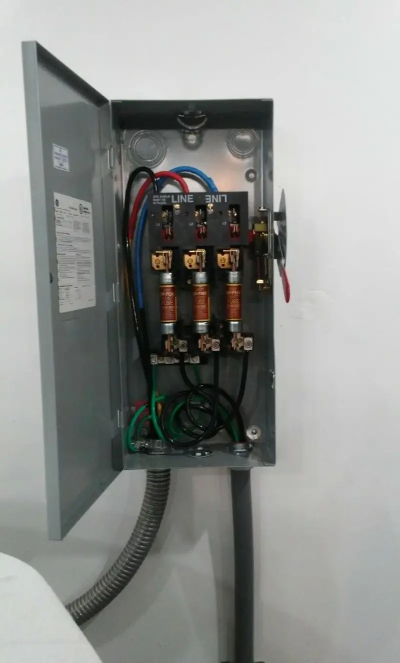 Three-phase disconnect switch installed for Electrical Wiring & Rewiring in Powdersville